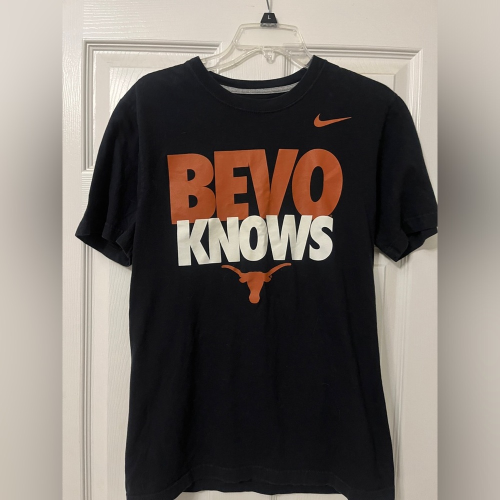 Mens Nike Texas Longhorns shirt Bevo Knows  size small S